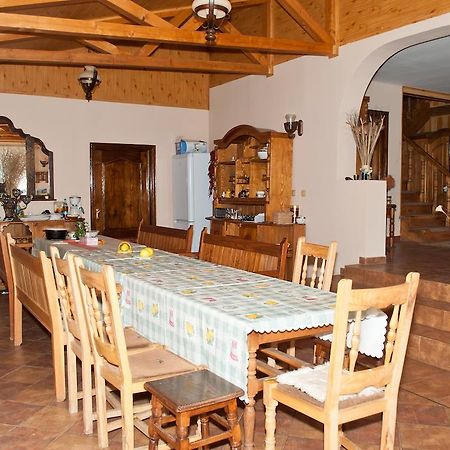ホテルCasa Lidia Lepşa エクステリア 写真