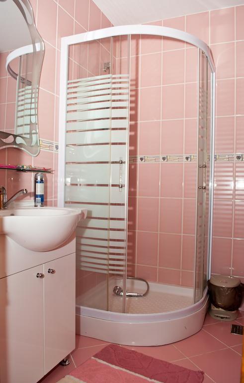 ホテルCasa Lidia Lepşa 部屋 写真